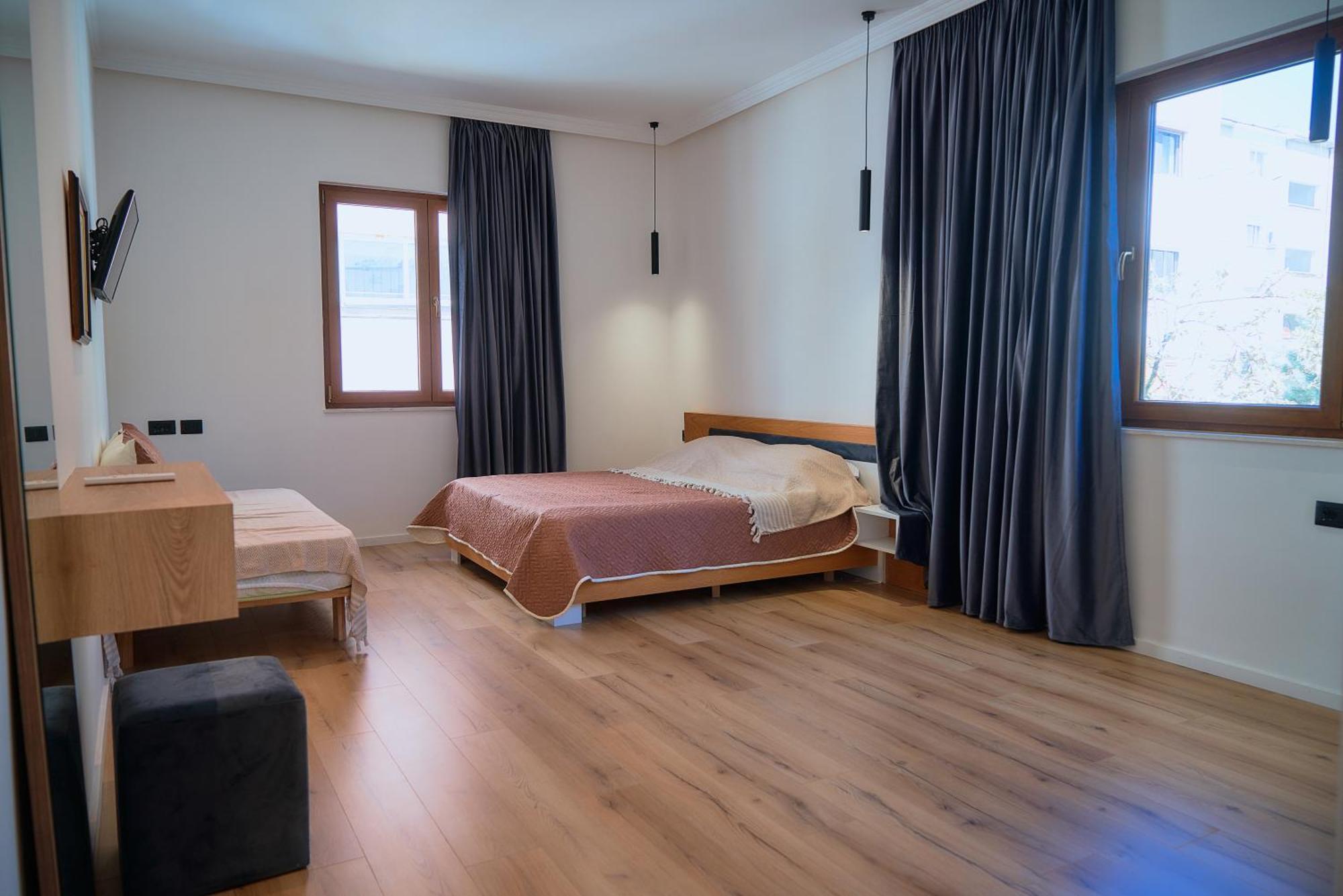 Kalpazo Inn Tirana Exterior photo