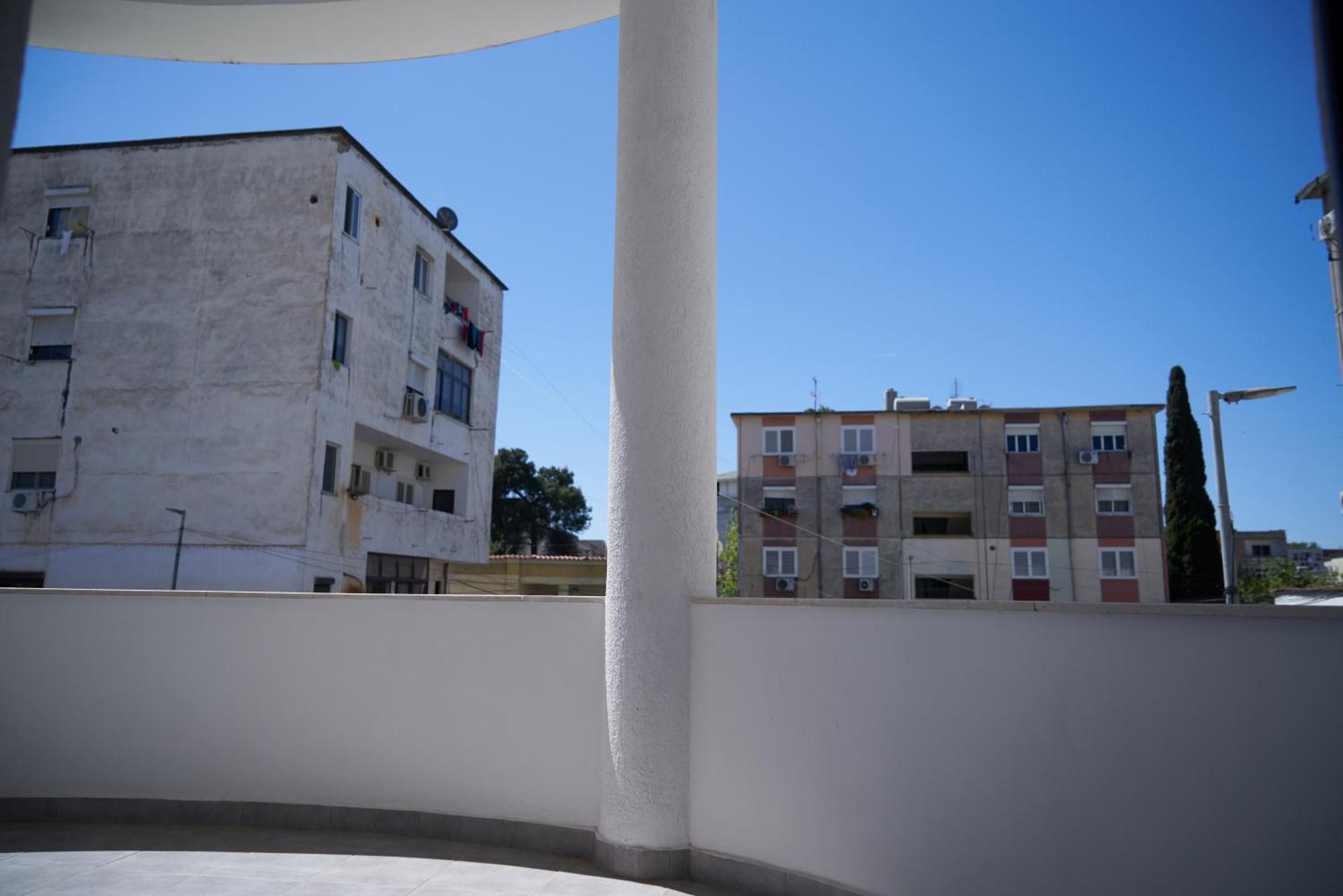 Kalpazo Inn Tirana Exterior photo